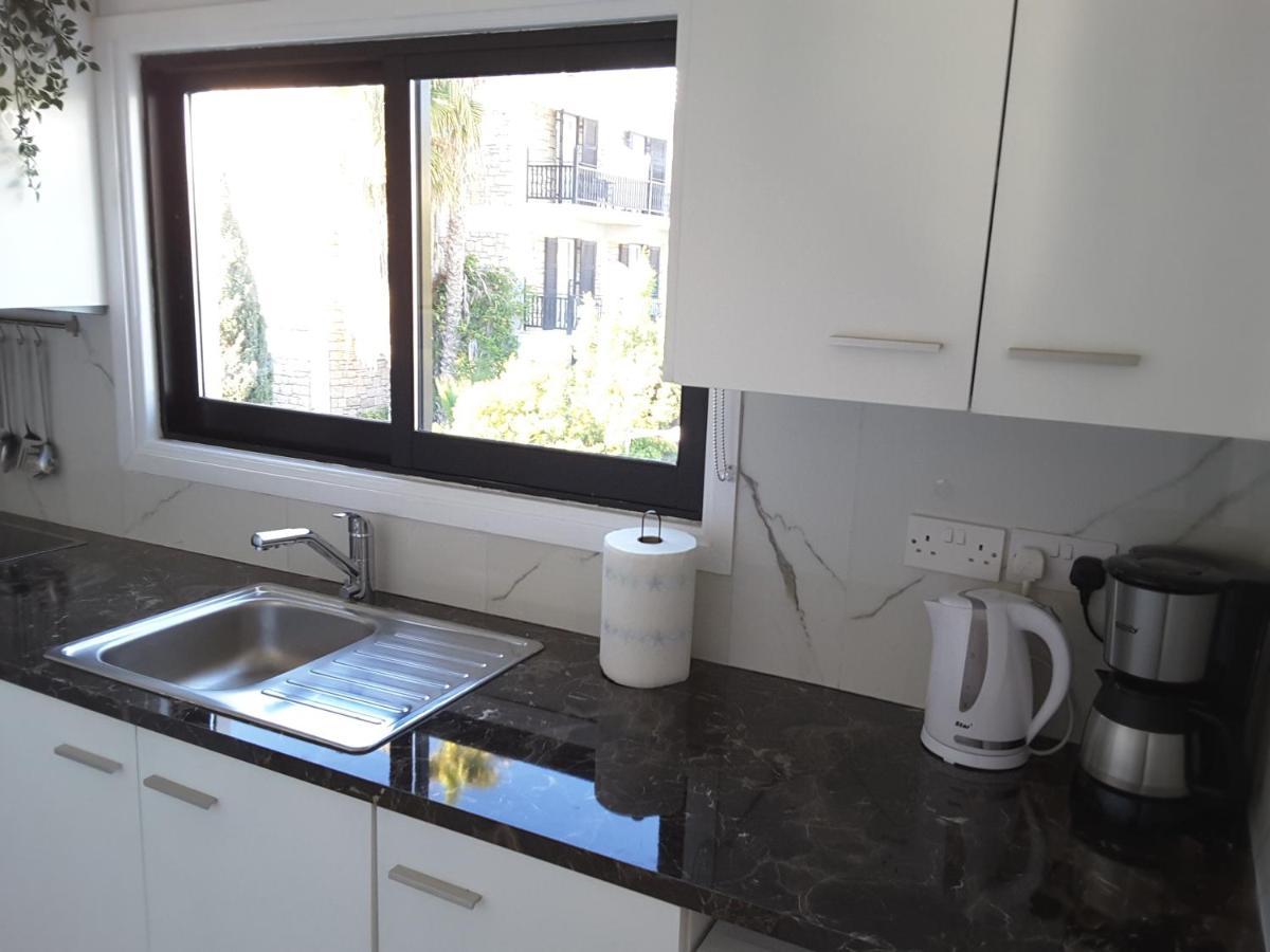 Blue Coast Semeli By The Sea Apartment Paphos Exterior photo